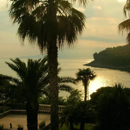 Spacious In With Sea View 95 M² Apartmán