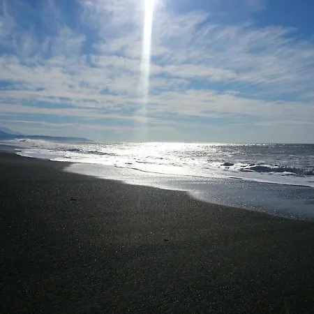 Spacious In With Sea View 95 M² Apartmán *