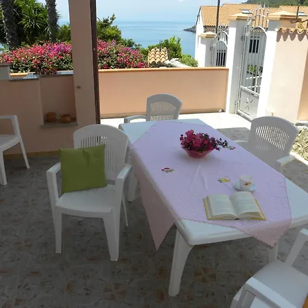 Appartamento Spacious In With Sea View 95 M² *