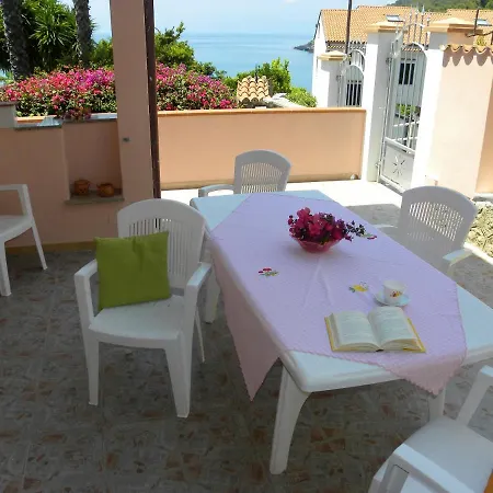 Spacious In With Sea View 95 M² Apartment