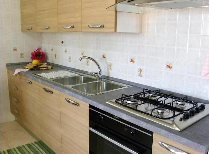 Spacious In With Sea View 95 M²