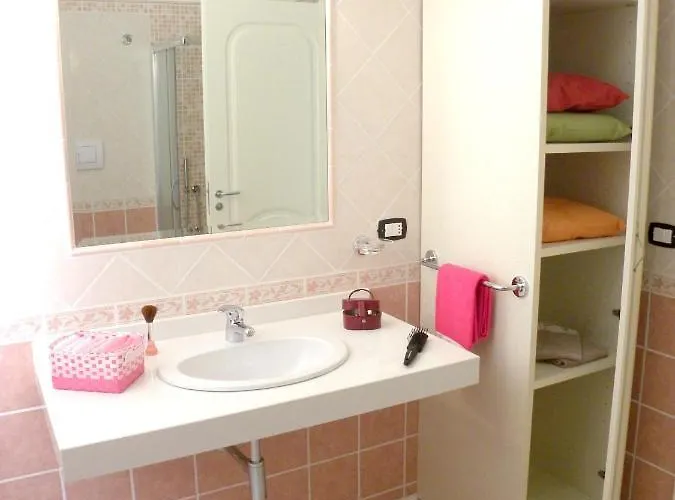 Spacious In With Sea View 95 M²