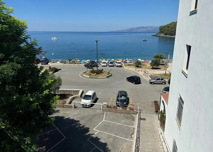 Spacious In With Sea View 95 M² شقة ماراتييا