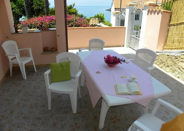 Spacious In With Sea View 95 M² شقة